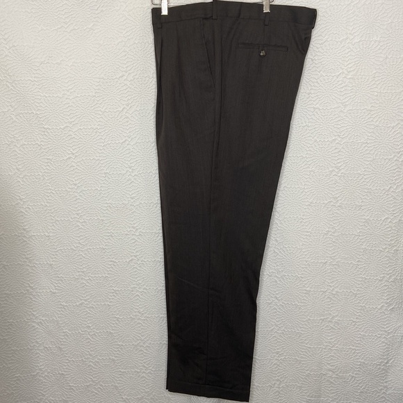 Roundtree & Yorke Dark Brown Wool Blend Classic Fit Pleated Slacks 42x32 NWT - Picture 12 of 12